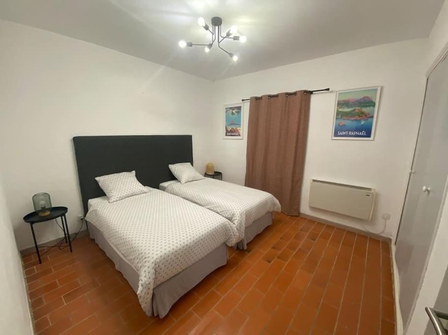Simone, Appartement Maison, Quartier Calme, Grande Terrasse, Spa, Barbecue, 2 Chambres Fréjus Εξωτερικό φωτογραφία