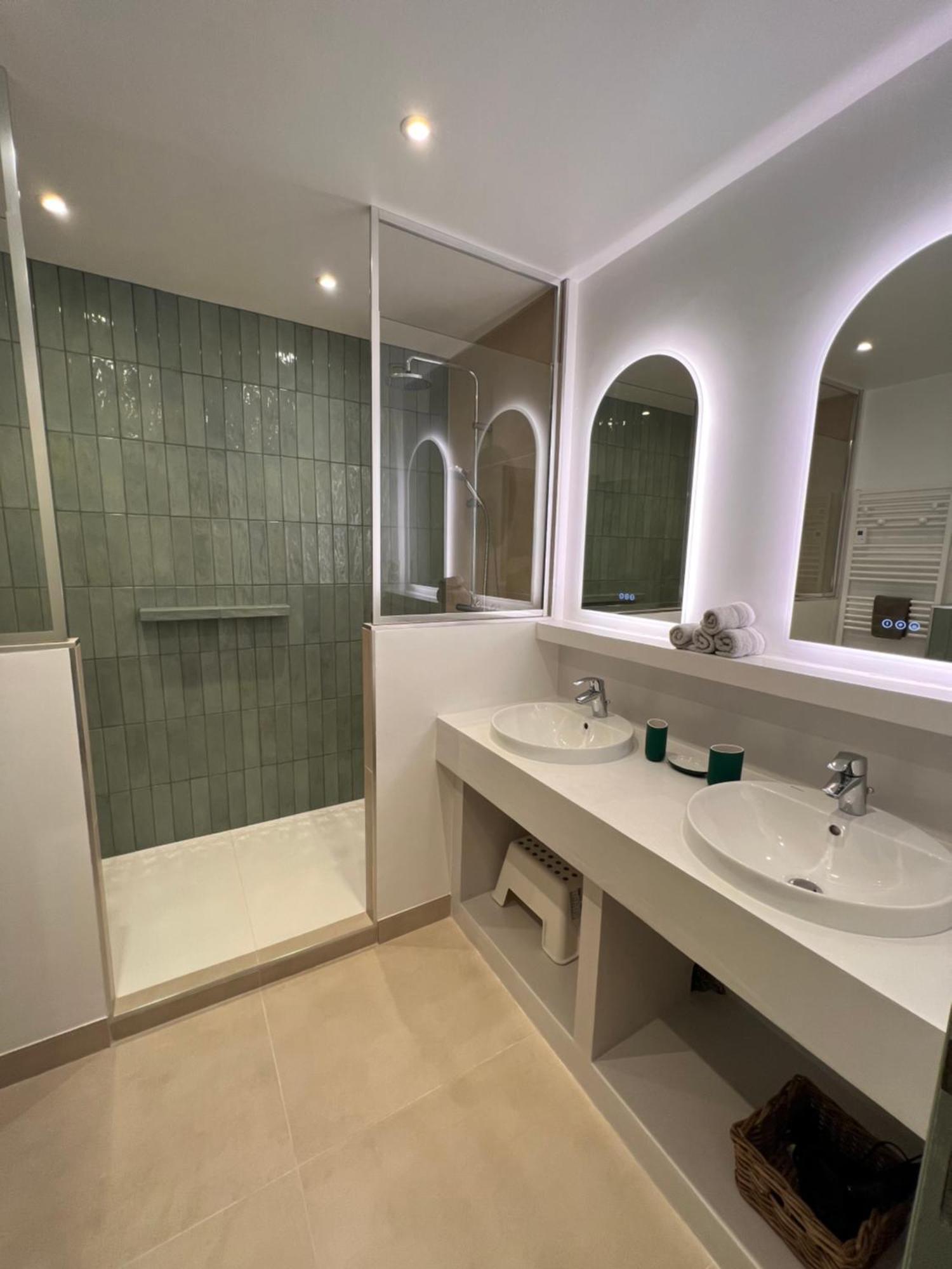 Simone, Appartement Maison, Quartier Calme, Grande Terrasse, Spa, Barbecue, 2 Chambres Fréjus Εξωτερικό φωτογραφία