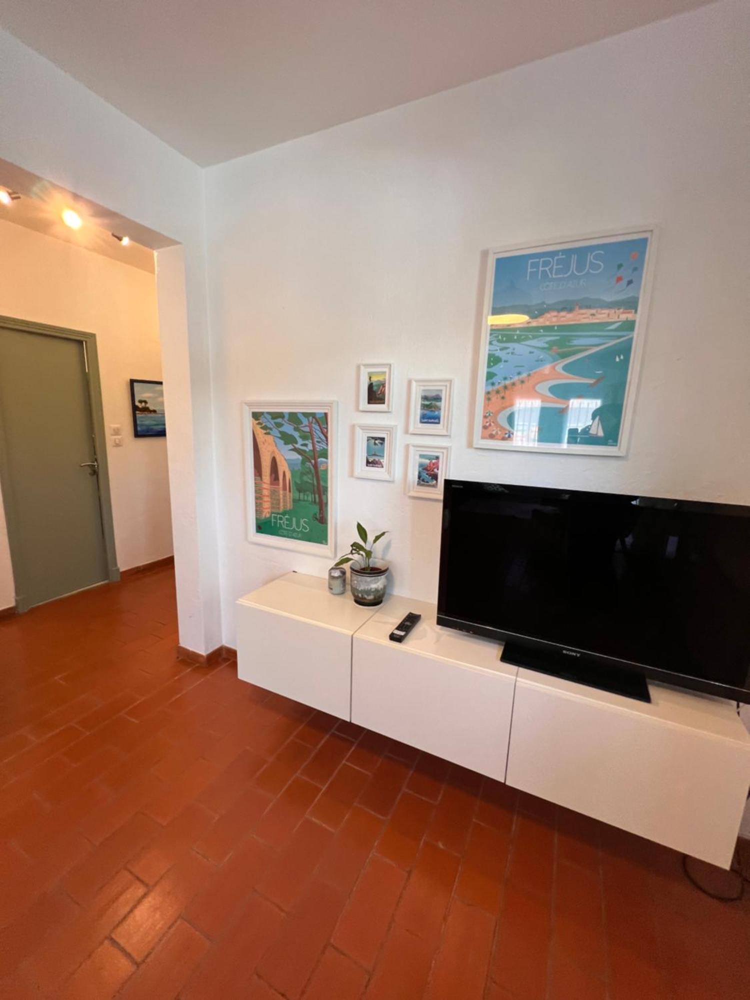 Simone, Appartement Maison, Quartier Calme, Grande Terrasse, Spa, Barbecue, 2 Chambres Fréjus Εξωτερικό φωτογραφία